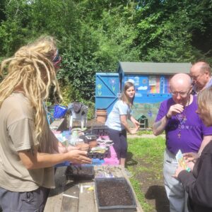 Digging Deeside - Gardening Equipment and Decoration
